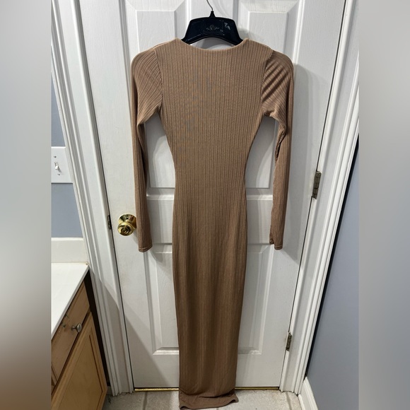 Naked Wardrobe Figure It All Out
Long Sleeve Dress Nude Coco Size Small - Picture 6 of 9